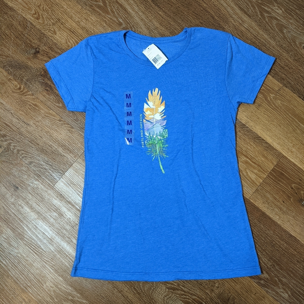 NWT Portland Oregon Feather T-shirt